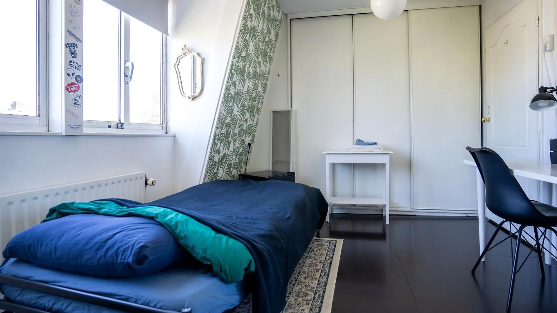 Your Own Floor In Authentic Picturesque Dikehouse 암스테르담 0*,  네덜란드